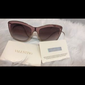 Sunglasses Valentino